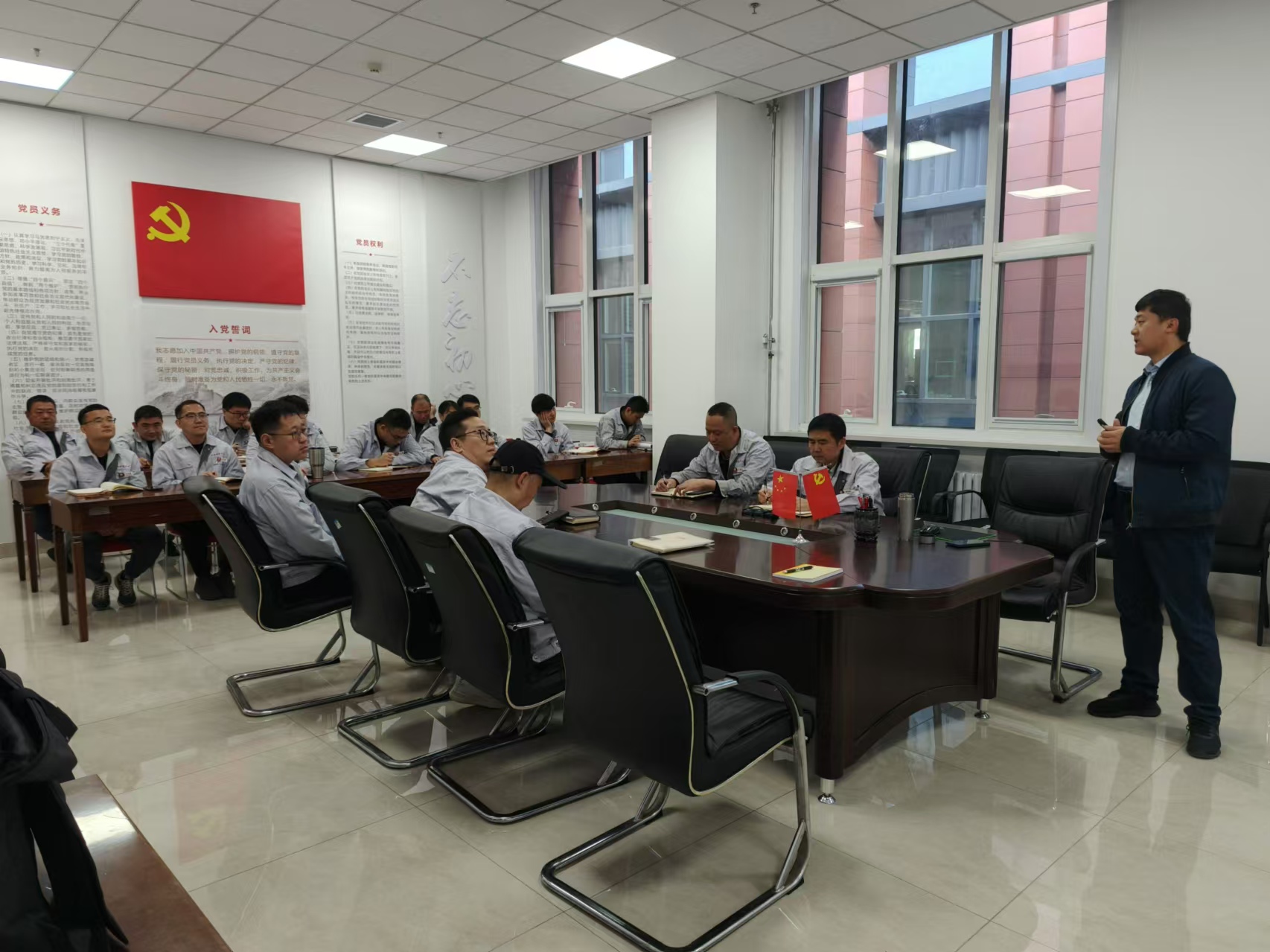 241e0f2ca3fc4a0e8b2c628ec9458ac2.jpg 241e0f2ca3fc4a0e8b2c628ec9458ac2.jpg